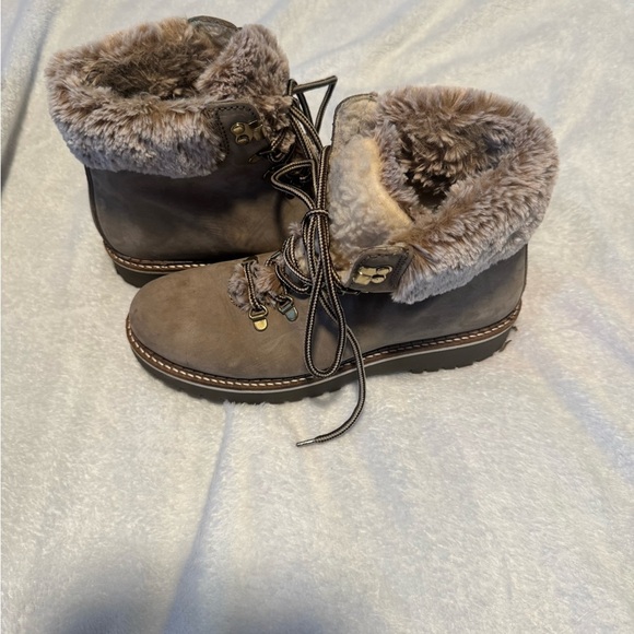 Avellini Women's Gray Fur-Lined Boots - Picture 2 of 4
